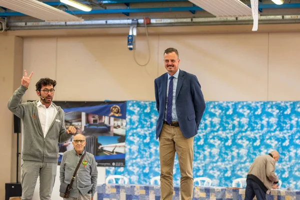 Bergamo, İtalya - 14 Ekim 2018: Chıuduno kasaba safkan köpekler otuz beşinci sergisi gerçekleşti. Sabah oturumunda, sunu Yarışması jüri. Brambilla Simone canlı haber fotoğrafçı