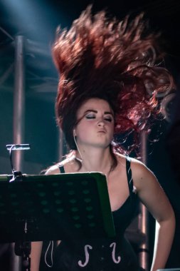 Pavia, İtalya - 31 Ekim 2018: Alman senfonik metal müzik grubu Haggard Dagda Live Club adlı gerçekleştirir. Brambilla Simone canlı haber fotoğrafçı