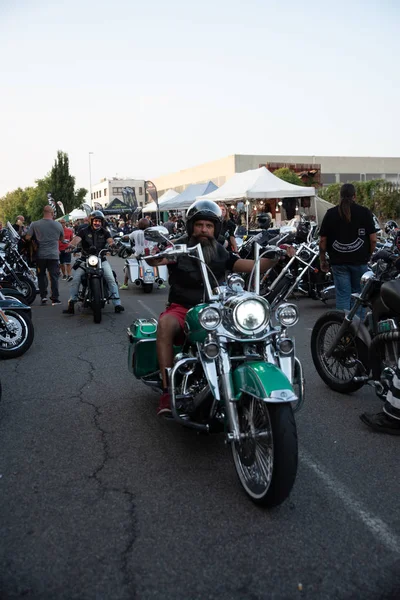 Fiesta anual de motos llamada FESTA BIKERS en Colonia al Serio  ( — Foto de Stock