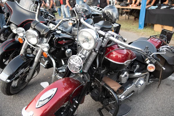 कोलोनो अल सेरिओ मध्ये फेस्टा बॅकर नावाचा वार्षिक मोटारसायकल पार्टी  ( — स्टॉक फोटो, इमेज