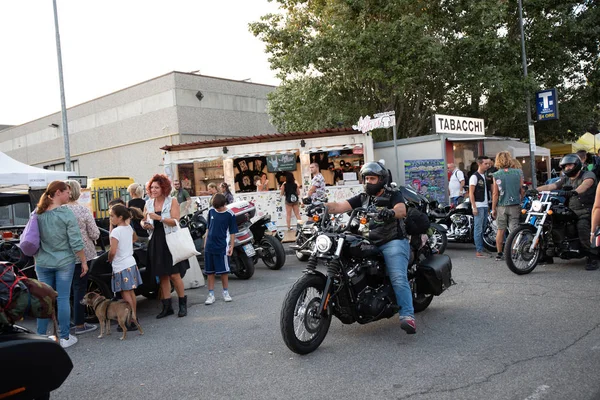 Éves motorkerékpár fél nevű Festa motorosok a Cologno al Serio ( — Stock Fotó