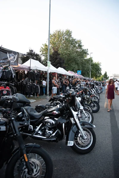 Petrecere anuală de motociclete numită FESTA BIKERS în Köln al Serio  ( — Fotografie, imagine de stoc