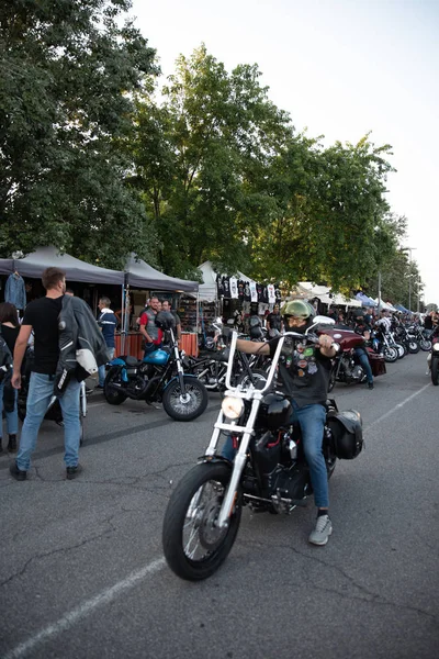 Petrecere anuală de motociclete numită FESTA BIKERS în Köln al Serio  ( — Fotografie, imagine de stoc