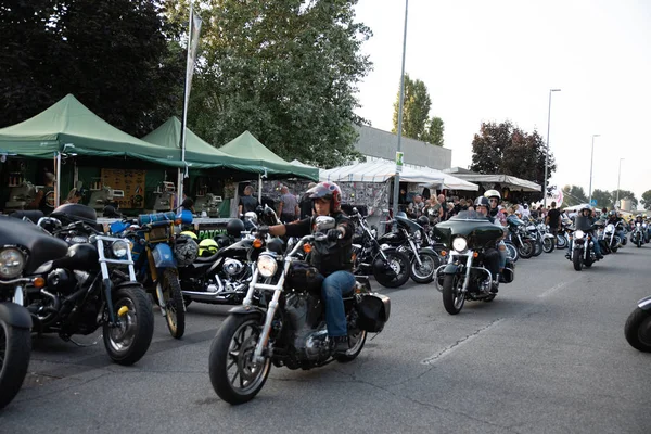 Éves motorkerékpár fél nevű Festa motorosok a Cologno al Serio ( — Stock Fotó