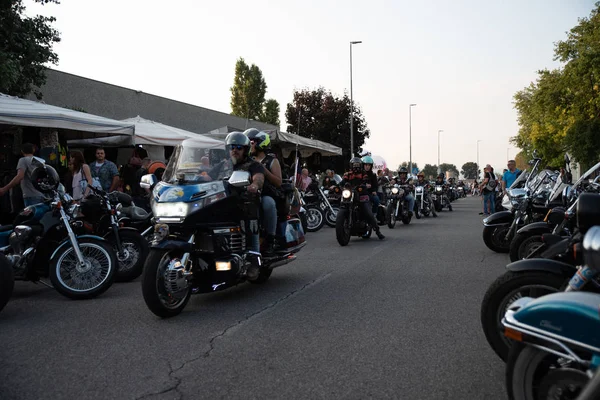 Éves motorkerékpár fél nevű Festa motorosok a Cologno al Serio ( — Stock Fotó