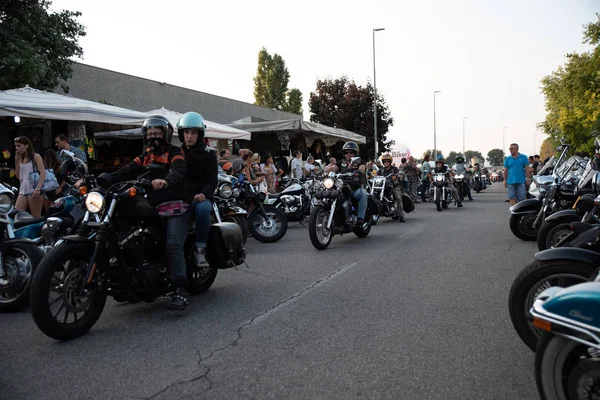 Fiesta anual de motos llamada FESTA BIKERS en Colonia al Serio  ( — Foto de Stock