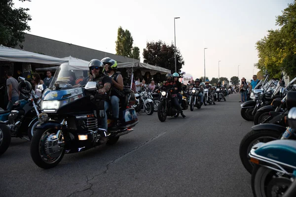 Éves motorkerékpár fél nevű Festa motorosok a Cologno al Serio ( — Stock Fotó