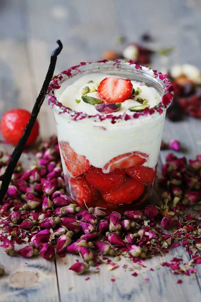 Vegan tatlı meyve ile
