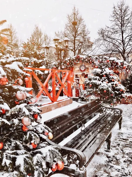 Şehirde noel süsü.