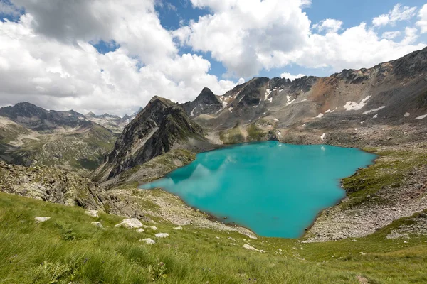 Mavi Murujinskoe Gölü Dombai Yapıyorsun Rusya Stok Fotoğraf