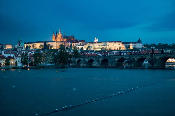 Castillo de Praga al atardecer - República Checa — Foto de Stock