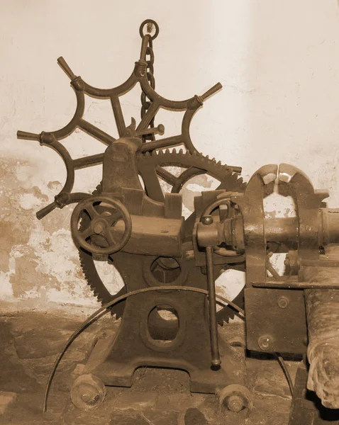 Oude Machine Smid Sepia Kleuren — Stockfoto