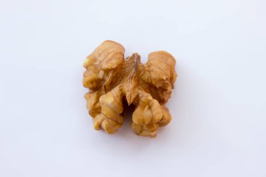 Metin için boş alan ile beyaz bir arka plan üzerinde izole ceviz detay