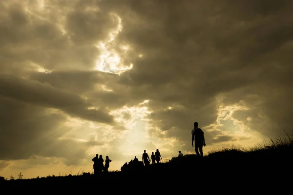 Sluneční Paprsky Osvětlují Lidi Přistěhovalectví Osob — Stock fotografie