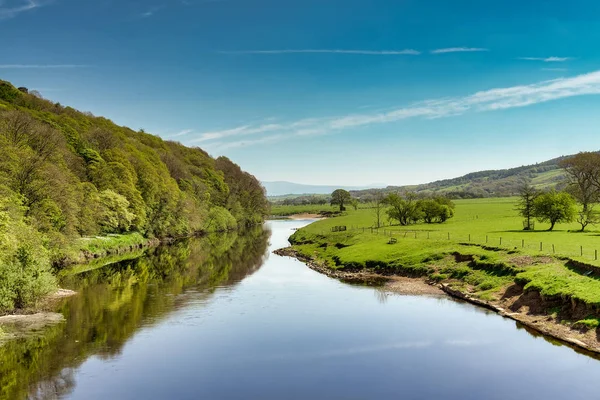 A view of the River Lune near Lancaster. — Stock Photo, Image