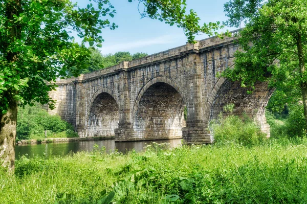 Het aquaduct van Lune vallei, die draagt het Lancaster kanaal over — Stockfoto