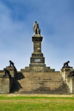 Lord Collingwood anıt Nehri'nin Tyne, Newcastle ağız yukarıda.