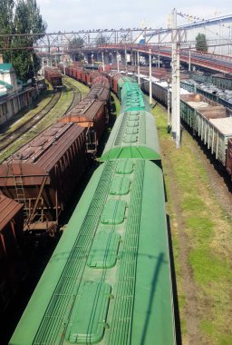trenler sea port yakınındaki platformunda