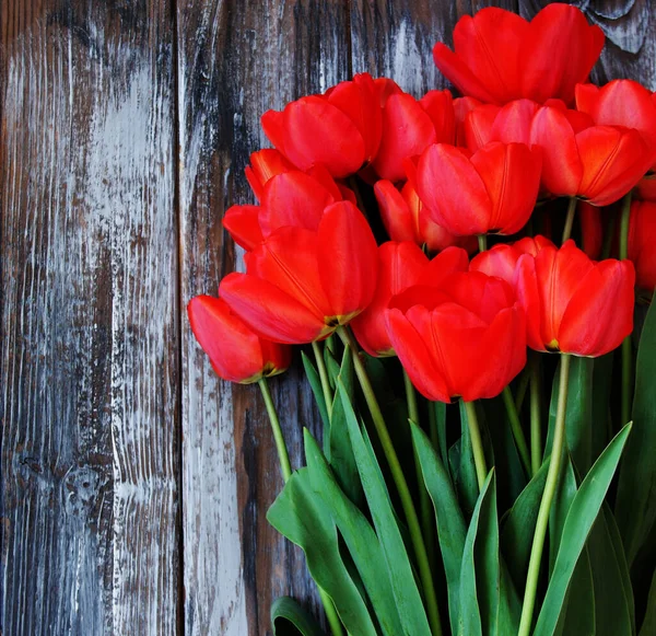 Rode Tulpen Houten Achtergrond — Stockfoto