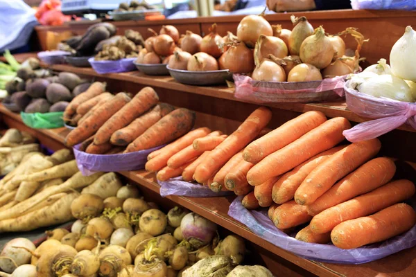 Много Различных Овощей Таких Морковь Лук Редис Свекла Репа Корни — стоковое фото