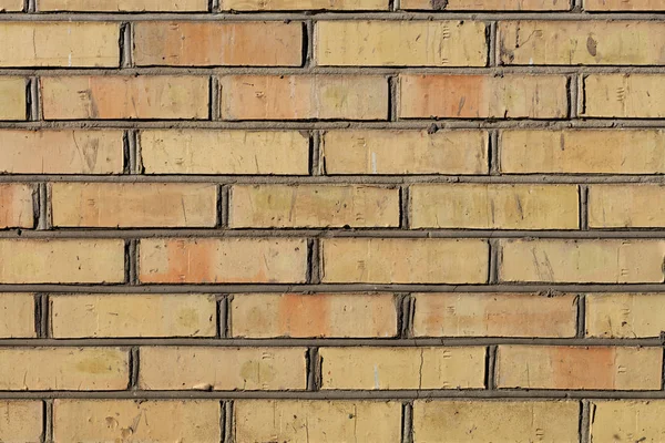 De uitgesproken textuur van de oude bakstenen aan de muur met cement verbindende. — Stockfoto