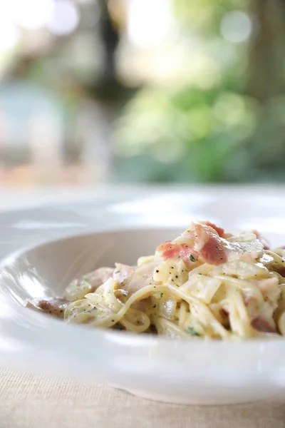 Špagety Carbonara Bílá Omáčka Slaninou Sýrem — Stock fotografie