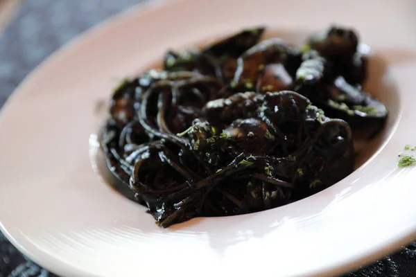 Spaghetti Seafood Squid Ink Italian Food — Stock Photo, Image