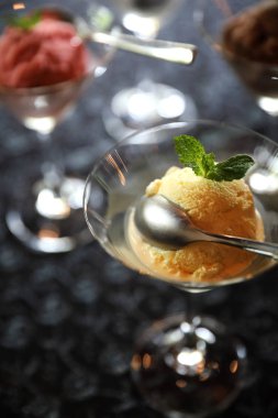 vanilyalı dondurma tatlı