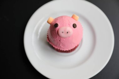 Süslü cupcake şirin domuz surat