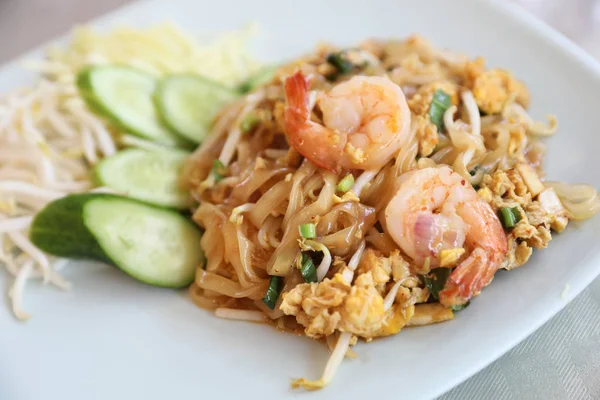 Nouilles Thai Pad Crevettes Avec Des Crevettes Sur Dessus Nourriture — Photo