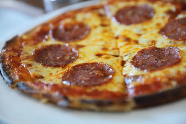Пицца Пепперони Блюде Итальянская Еда — стоковое фото