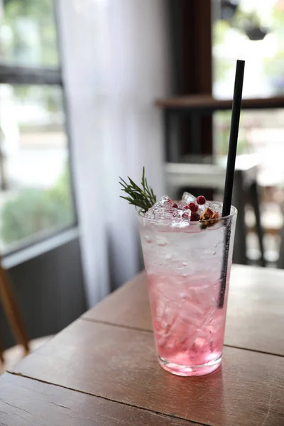 Erdbeersaft Cocktail Mit Soda Auf Holz Hintergrund — Stockfoto