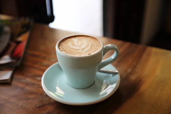 Cappuccino Caffè Latte Art Base Latte Sul Tavolo Legno Caffetteria — Foto Stock