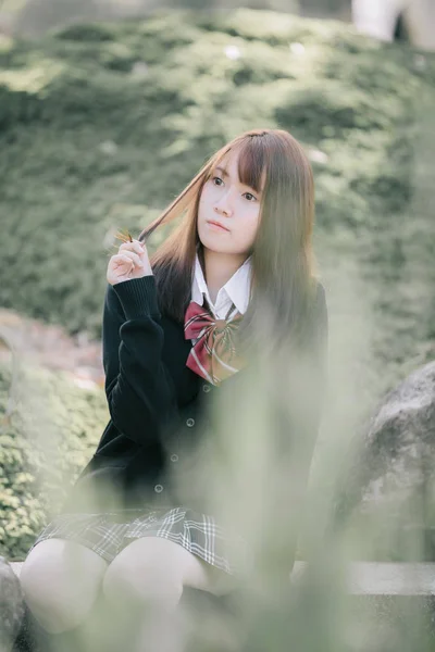 Retrato Asiático Japonês Escola Menina Traje Japonês Jardim — Fotografia de Stock