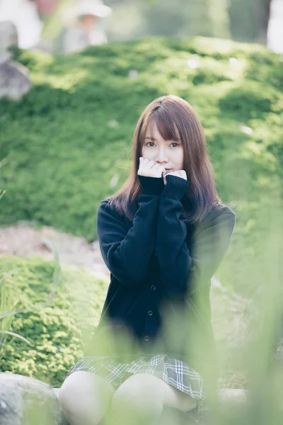 Portret Aziatische Japanse School Meisje Kostuum Japanse Tuin — Stockfoto