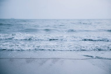 Deniz gündoğumu arka plan ile