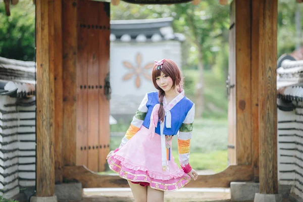Retrato Hanbok Traje Joven Mujer Mirando Sonrisa Parque Coreano —  Fotos de Stock