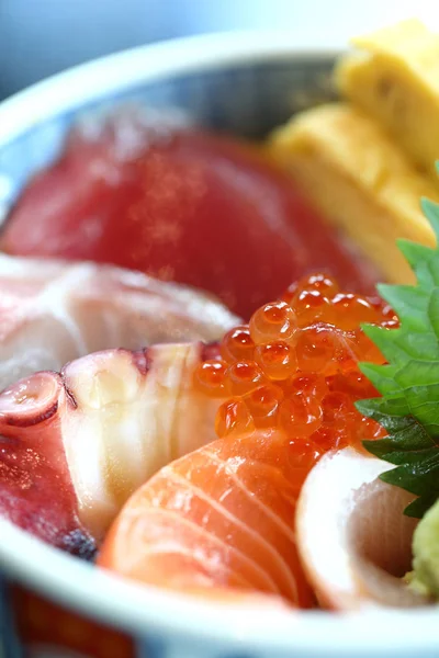 Kaisen don, deniz ürünleri tabağı Japon yemekleri