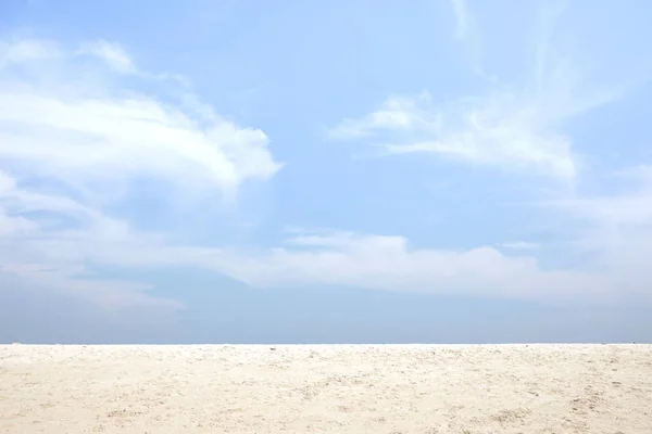 Tramonto Tropicale Sulla Spiaggia Con Cielo Blu — Foto Stock