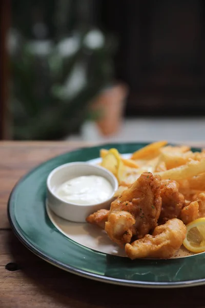 Fish Chips Smažené Ryby Brambor Stylu Vintage Dřevěné Pozadí — Stock fotografie