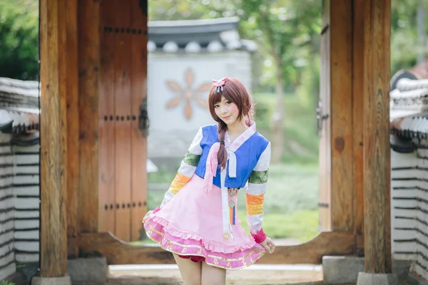 Retrato Hanbok Traje Joven Mujer Mirando Sonrisa Parque Coreano —  Fotos de Stock