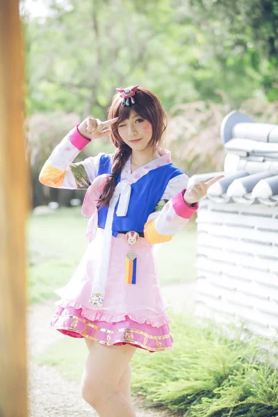 Retrato Hanbok Traje Joven Mujer Mirando Sonrisa Parque Coreano —  Fotos de Stock