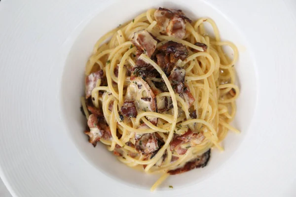 Spaghetti Carbonara Spaghetti White Sauce Cheese Bacon Outdoor Restaurant Italian — Stock Photo, Image