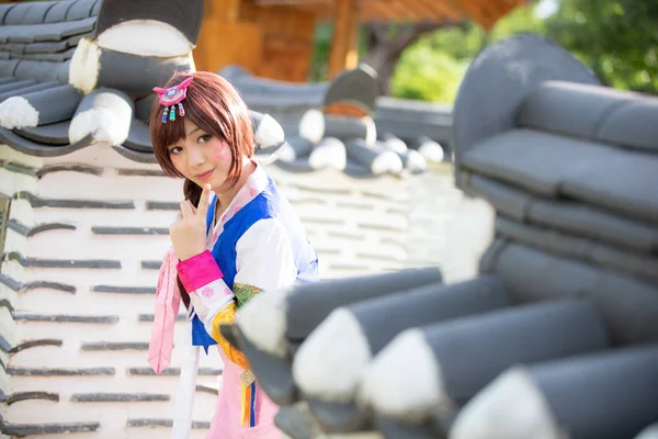 Retrato Hanbok Traje Joven Mujer Mirando Sonrisa Parque Coreano — Foto de Stock