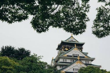 Film vintage tarzı ile Japonya'nın Osaka Kalesi