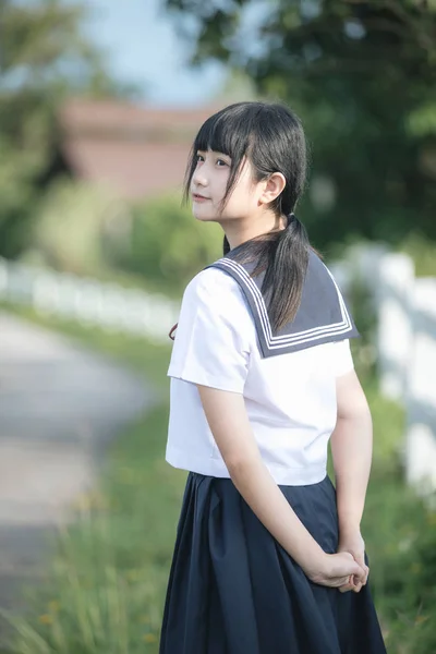 Retrato Asiático Japonés Escuela Chica Traje Buscando Parque Aire Libre — Foto de Stock
