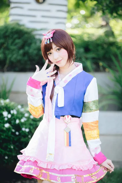 Ritratto Hanbok Costume Giovane Donna Guardando Sorridendo Nel Parco Coreano — Foto Stock