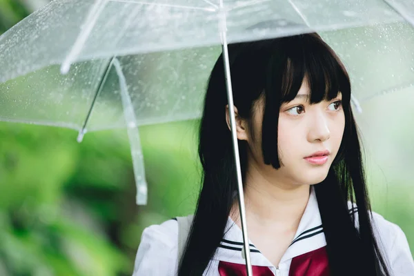 Portret Van Aziatische School Meisje Lopen Met Paraplu Natuur Loopbrug — Stockfoto