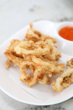 açık hava restoranı ile kalamar İtalyan kızarmış kalamar Italyan Mutfagi