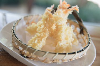 Tempura Kızarmış karides Japon tarzı yemek